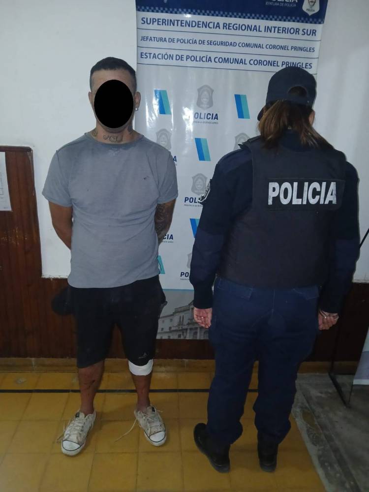 Policial: Andaba por los techos, quiso escapar y fue aprehendido