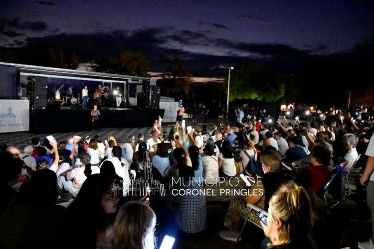 Ritmos Argentinos hizo vibrar la Plaza San Martín