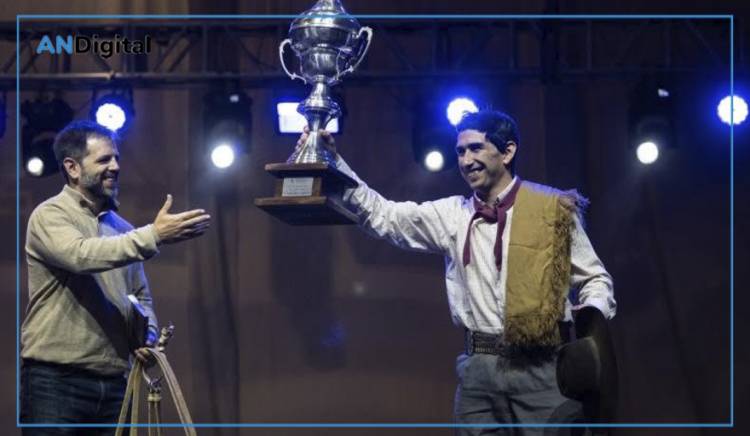 Emilio Pratula ganó en la Semana Criolla del Prado y se consagró campeón en jineteada