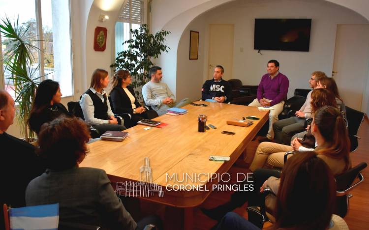 La Intendenta Interina Rosana Amondarain recibió esta mañana a representantes de agencias de turismo