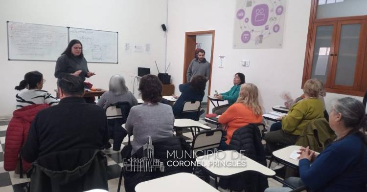 Con gran convocatoria dio inicio el curso UPAMI "Nuevas Pantallas Inteligentes y sus Usos"