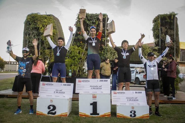 Marcos Uña hizo podio en el Rural Bike de Monte