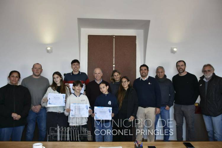 Entrega de Becas para Deportistas con Proyección al Alto Rendimiento