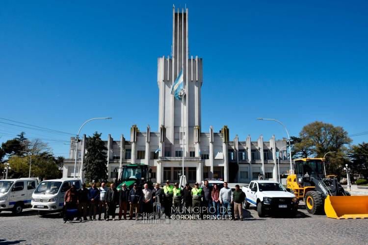 El Municipio presentó nuevas vehículos para distintas áreas municipales